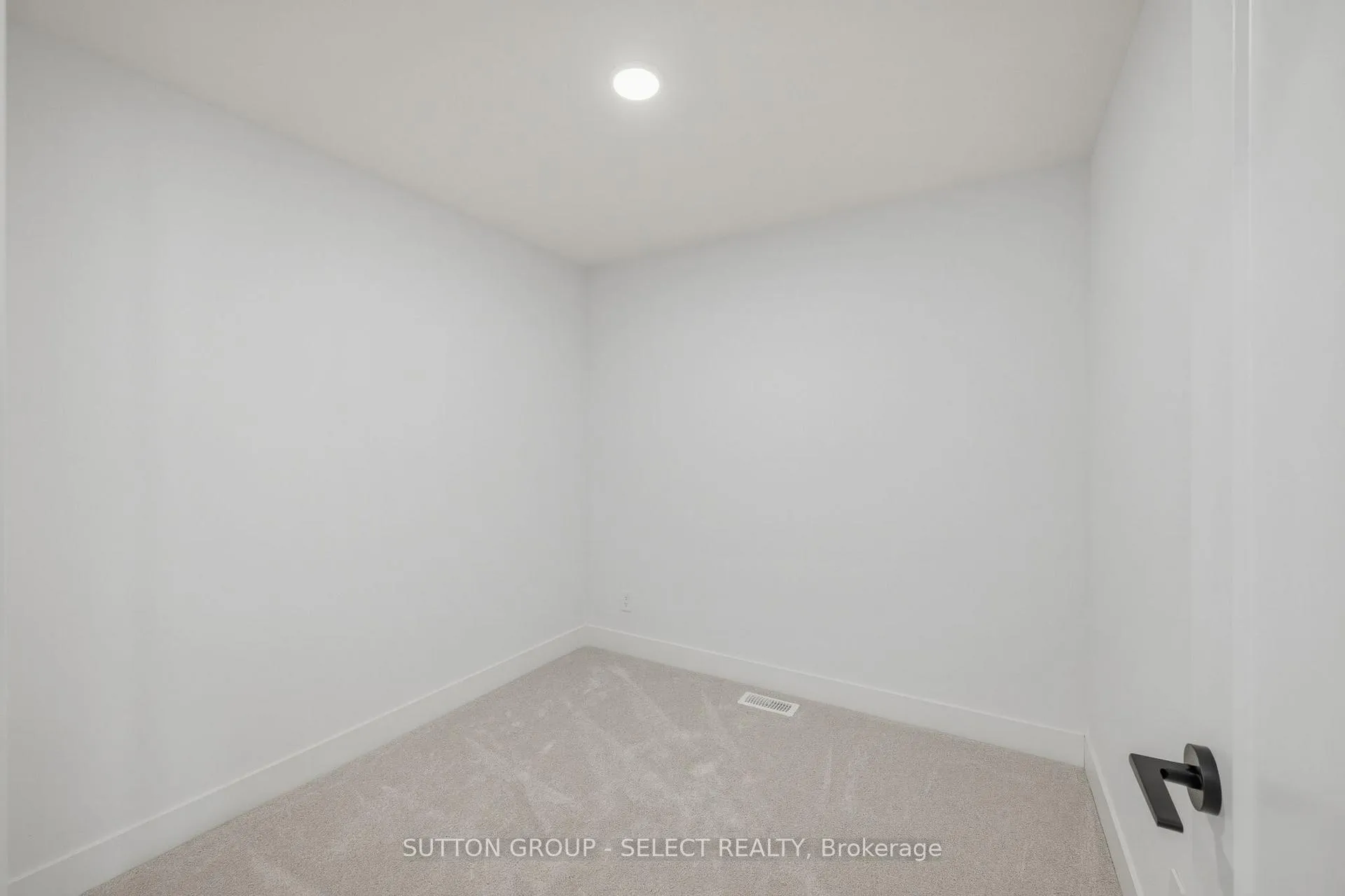 Photo 11 of 60-1175 Riverbend Road, London, South B — HOMEH