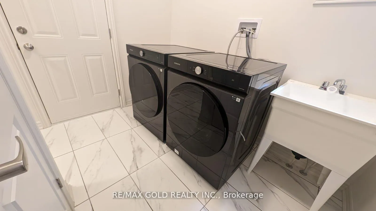 Photo 11 of 1098 Denton Drive, Cobourg — HOMEH