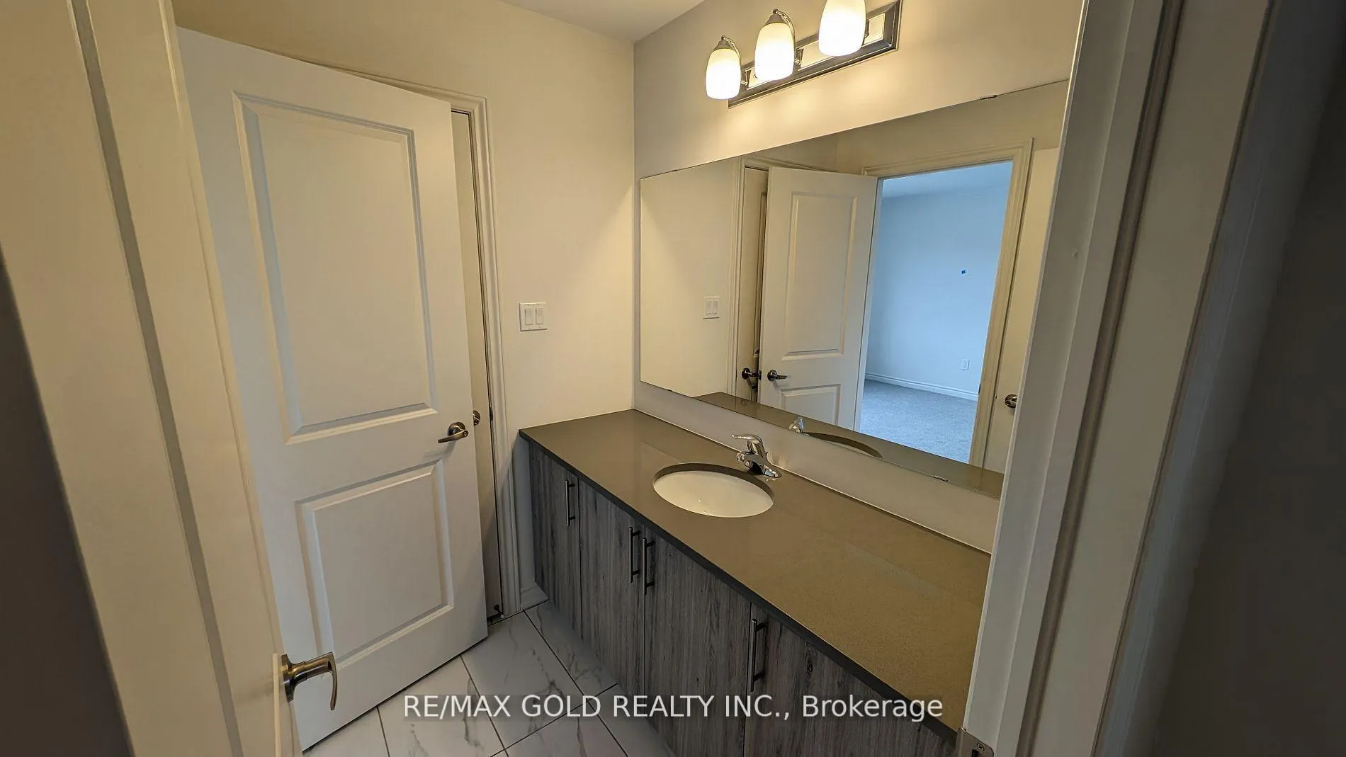 Photo 24 of 1098 Denton Drive, Cobourg — HOMEH