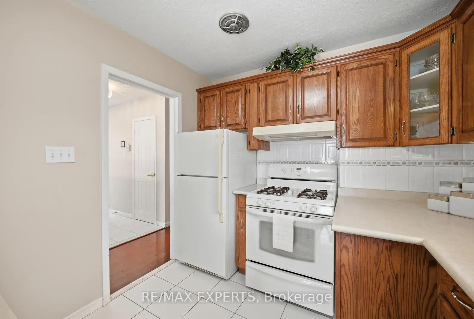 Photo 14 of 359 The Westway, Etobicoke, Willowridge-Martingrove-Richview — HOMEH