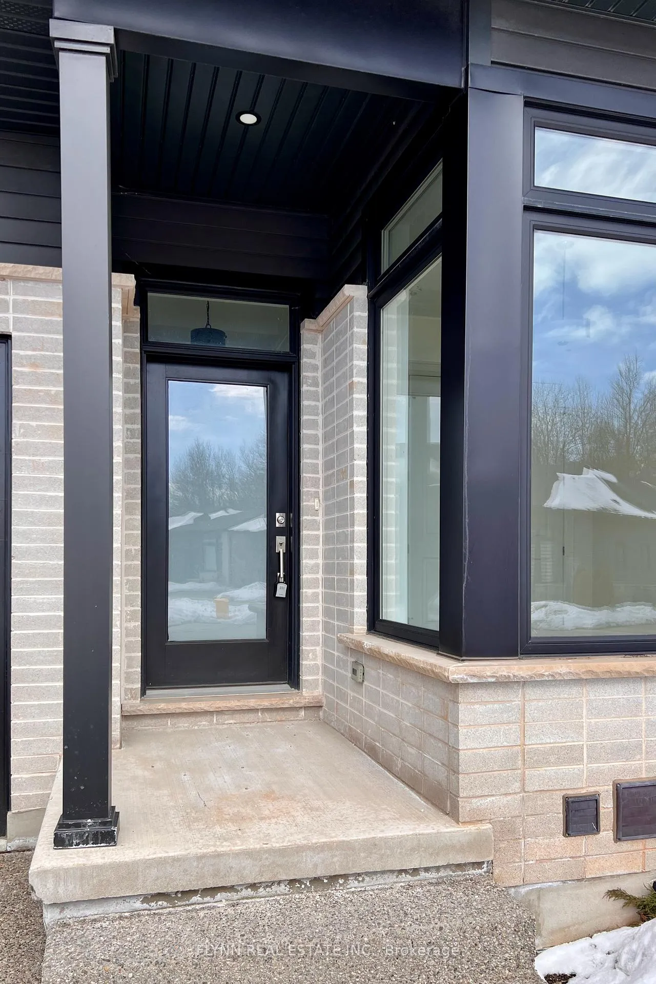 Photo 3 of Unit 28, 9150 Willoughby Drive, Niagara Falls, Chippawa — HOMEH