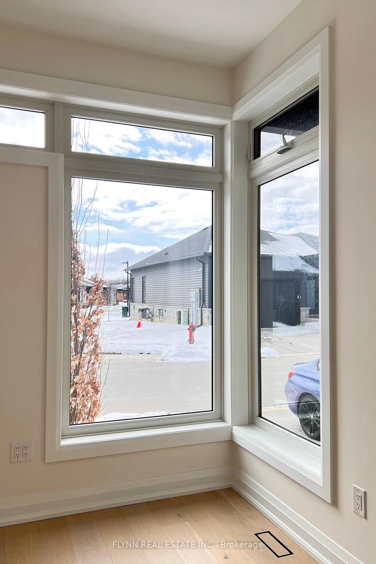 Photo 4 of Unit 28, 9150 Willoughby Drive, Niagara Falls, Chippawa — HOMEH