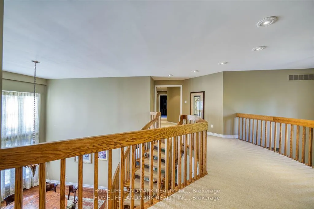 Photo 9 of 10 Prescott Court, Markham, Bayview Glen — HOMEH