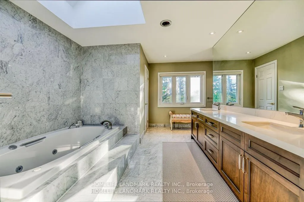 Photo 11 of 10 Prescott Court, Markham, Bayview Glen — HOMEH