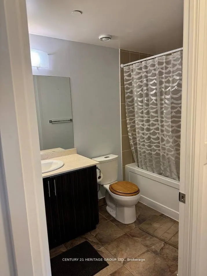 Photo 6 of Unit 703, 7171 Yonge Street, Markham, Grandview — HOMEH
