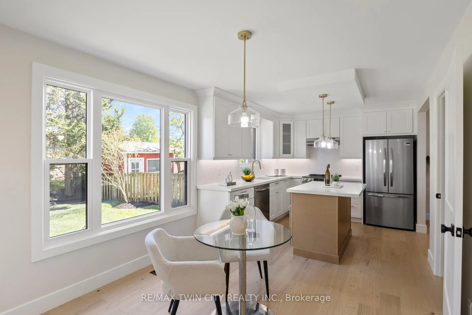 Photo 9 of 92 Scenic Wood Crescent, Kitchener — HOMEH