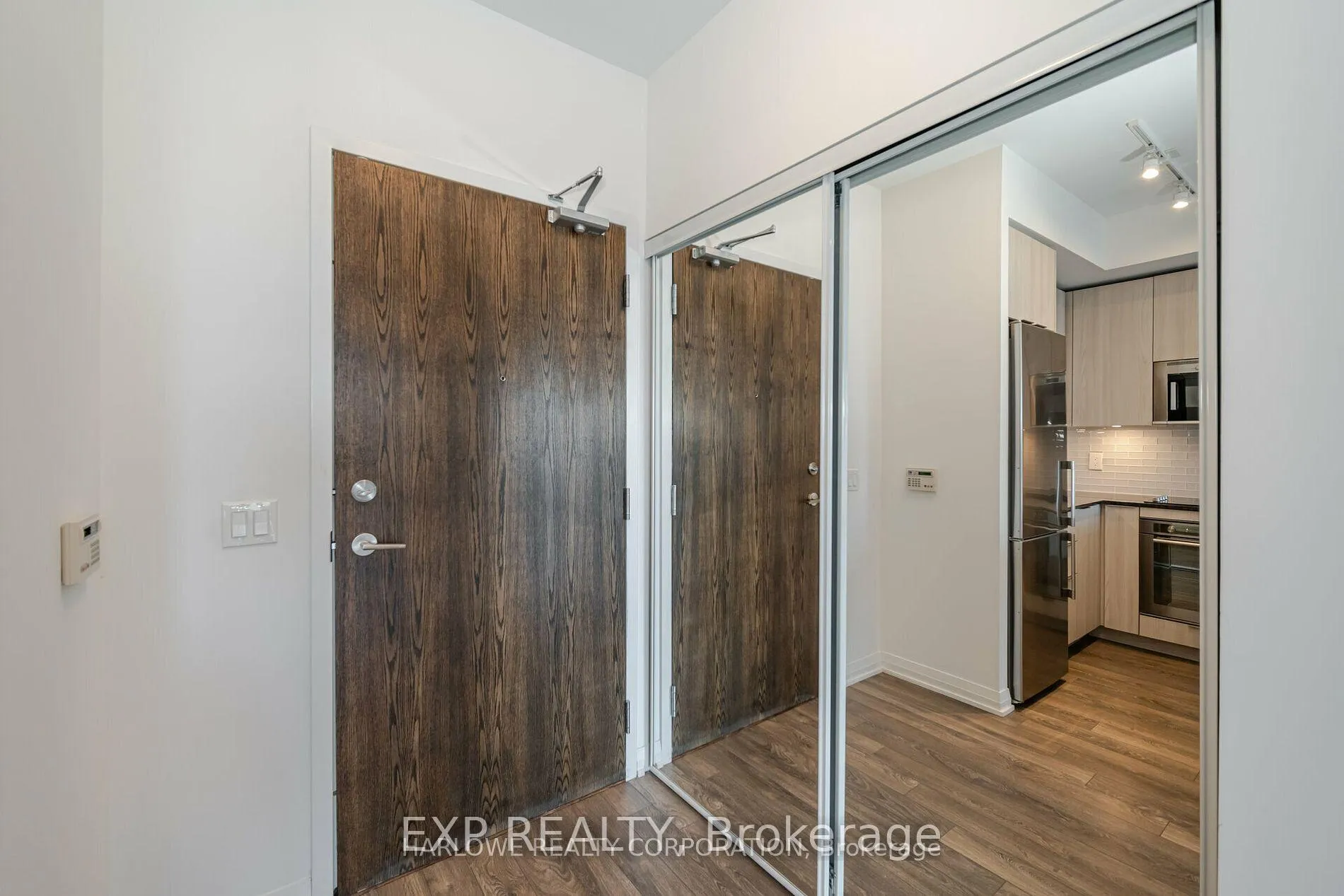 Photo 5 of Unit 513, 99 Eagle Rock Way, Vaughan, Rural Vaughan — HOMEH