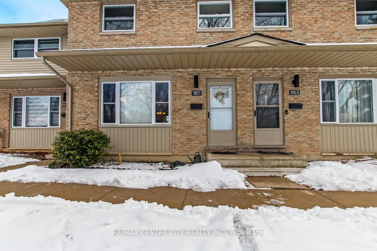 Front of 951 Notre Dame Drive
