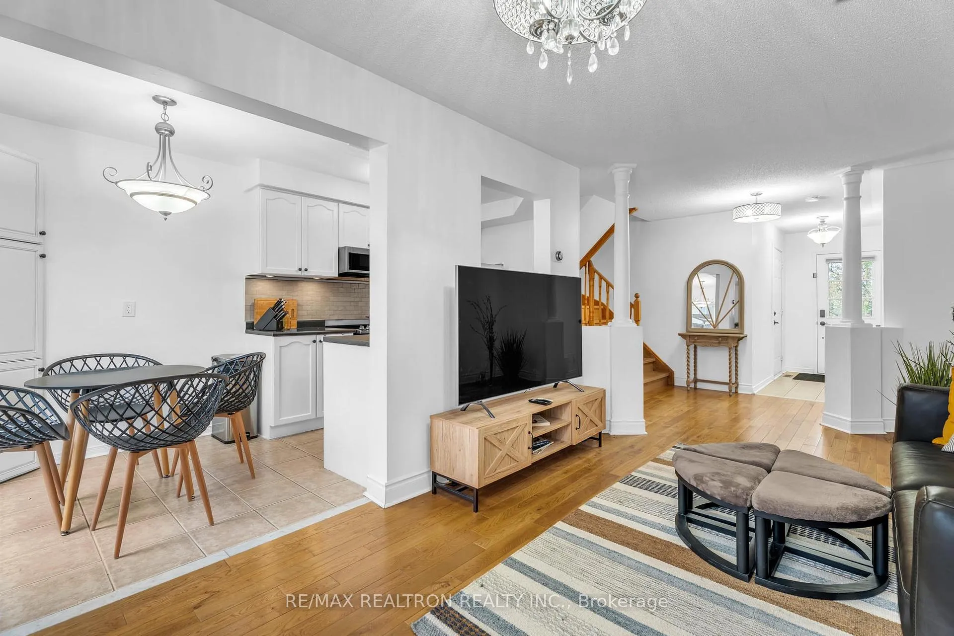 Photo 16 of 18 Beadle Drive, Ajax, South East — HOMEH