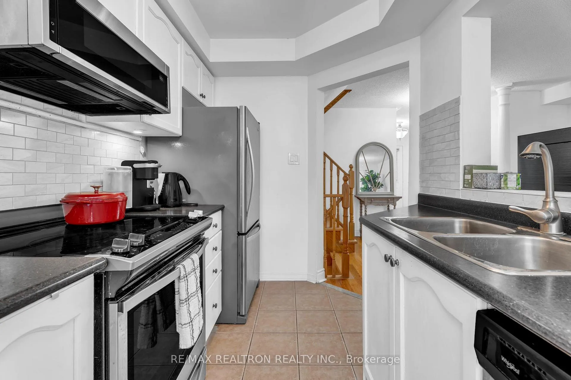 Photo 20 of 18 Beadle Drive, Ajax, South East — HOMEH