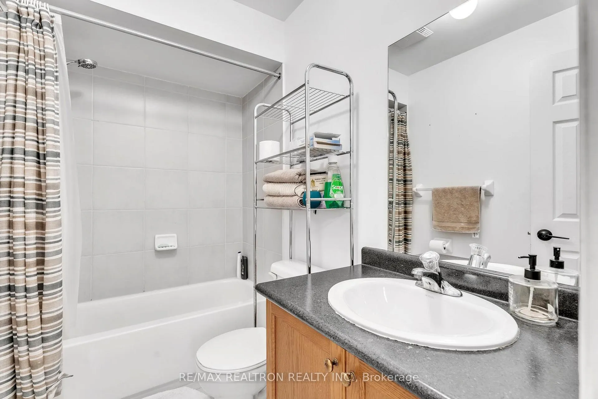 Photo 30 of 18 Beadle Drive, Ajax, South East — HOMEH