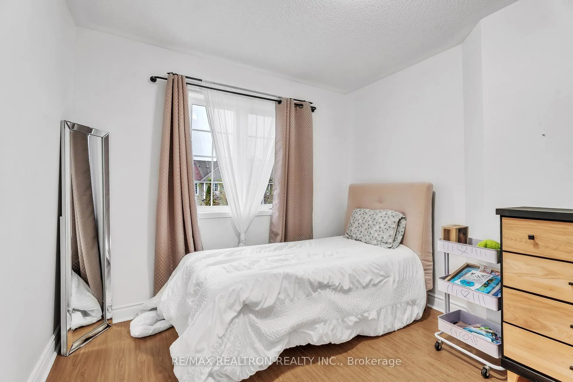 Photo 34 of 18 Beadle Drive, Ajax, South East — HOMEH