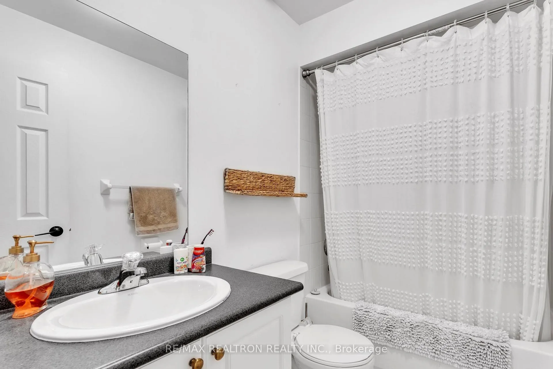 Photo 35 of 18 Beadle Drive, Ajax, South East — HOMEH