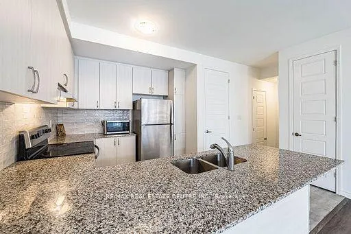 Photo 13 of 21 Melmar Street, Brampton, Northwest Brampton — HOMEH