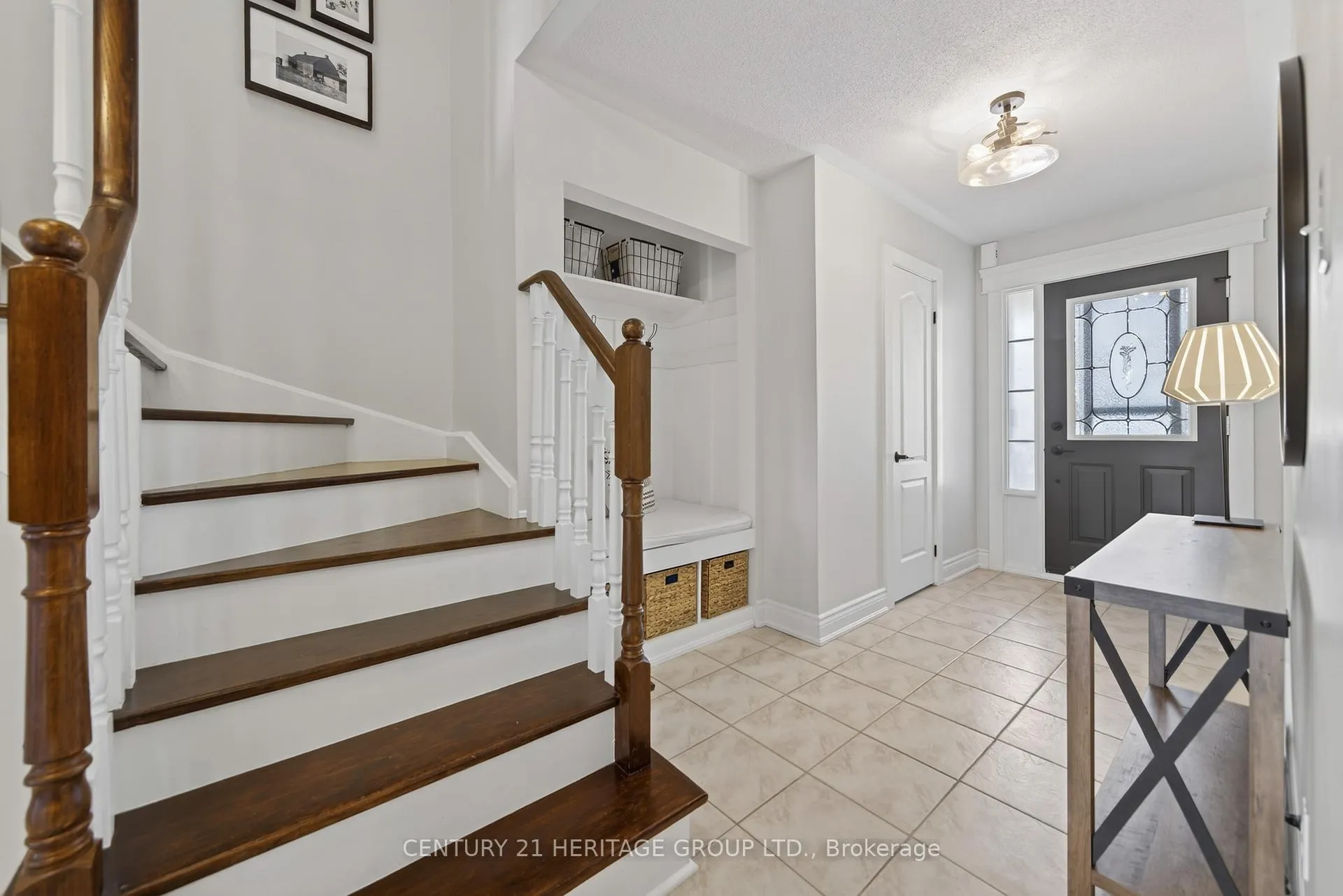 Photo 5 of 126 Glasgow Crescent, Georgina, Keswick South — HOMEH
