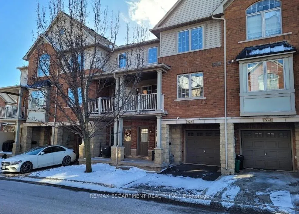 Front of 628 Garibaldi Common