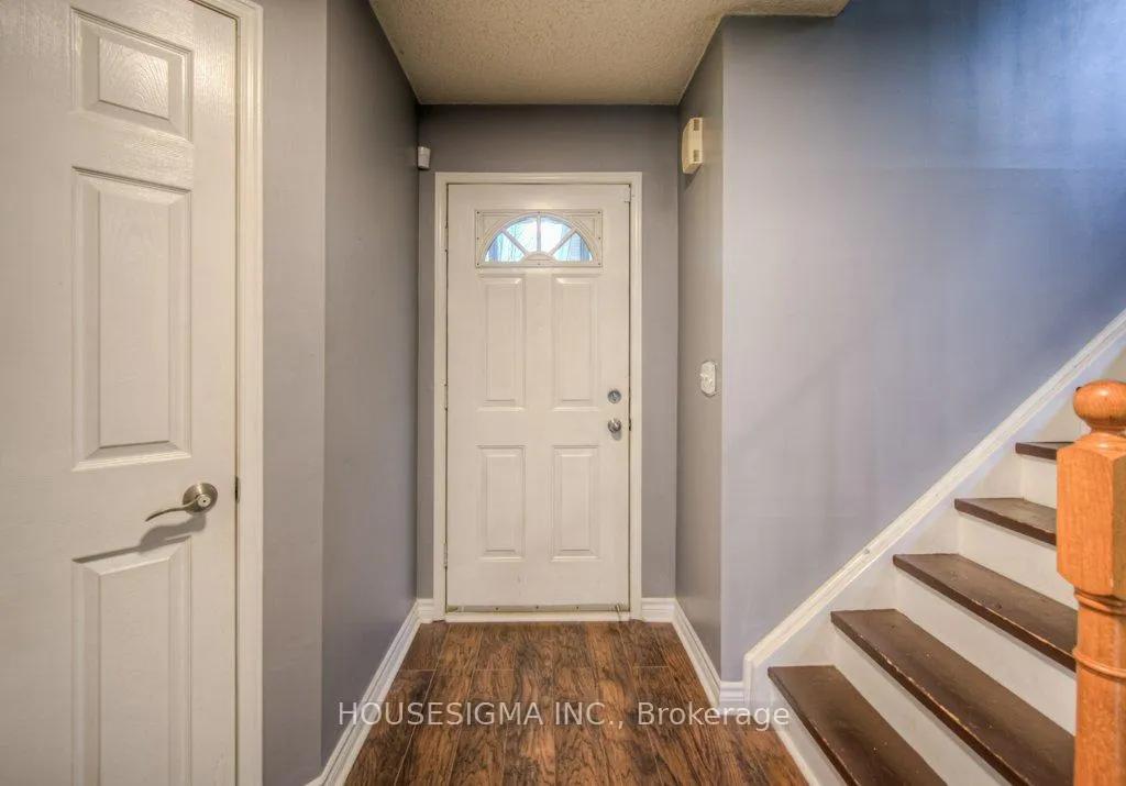 Photo 6 of 20 Hunt Street, North Dumfries — HOMEH