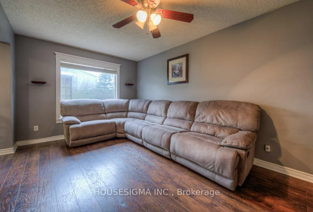 Photo 9 of 20 Hunt Street, North Dumfries — HOMEH