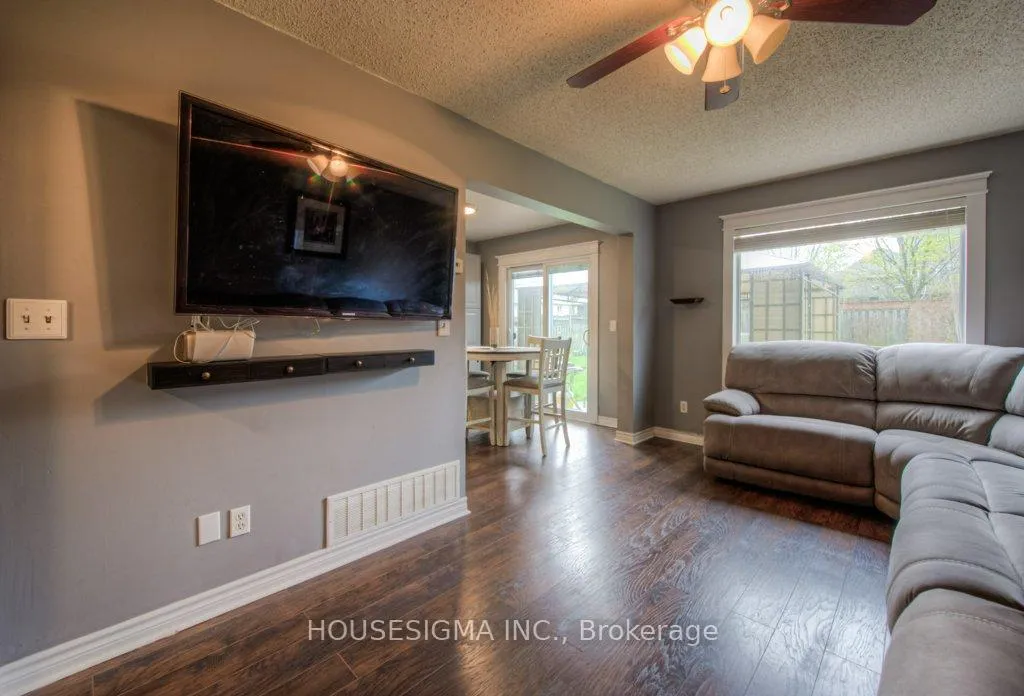 Photo 14 of 20 Hunt Street, North Dumfries — HOMEH