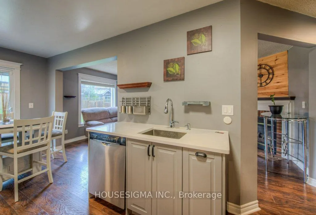Photo 18 of 20 Hunt Street, North Dumfries — HOMEH