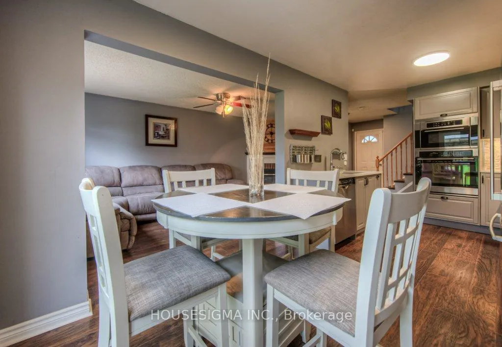Photo 21 of 20 Hunt Street, North Dumfries — HOMEH