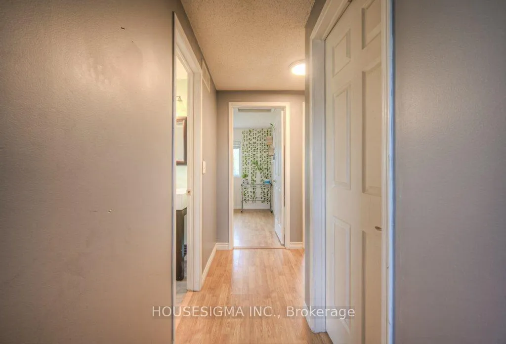 Photo 24 of 20 Hunt Street, North Dumfries — HOMEH