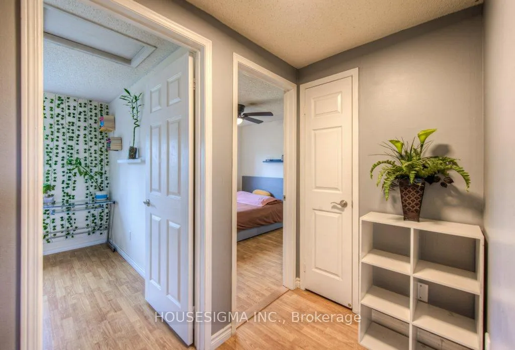 Photo 27 of 20 Hunt Street, North Dumfries — HOMEH