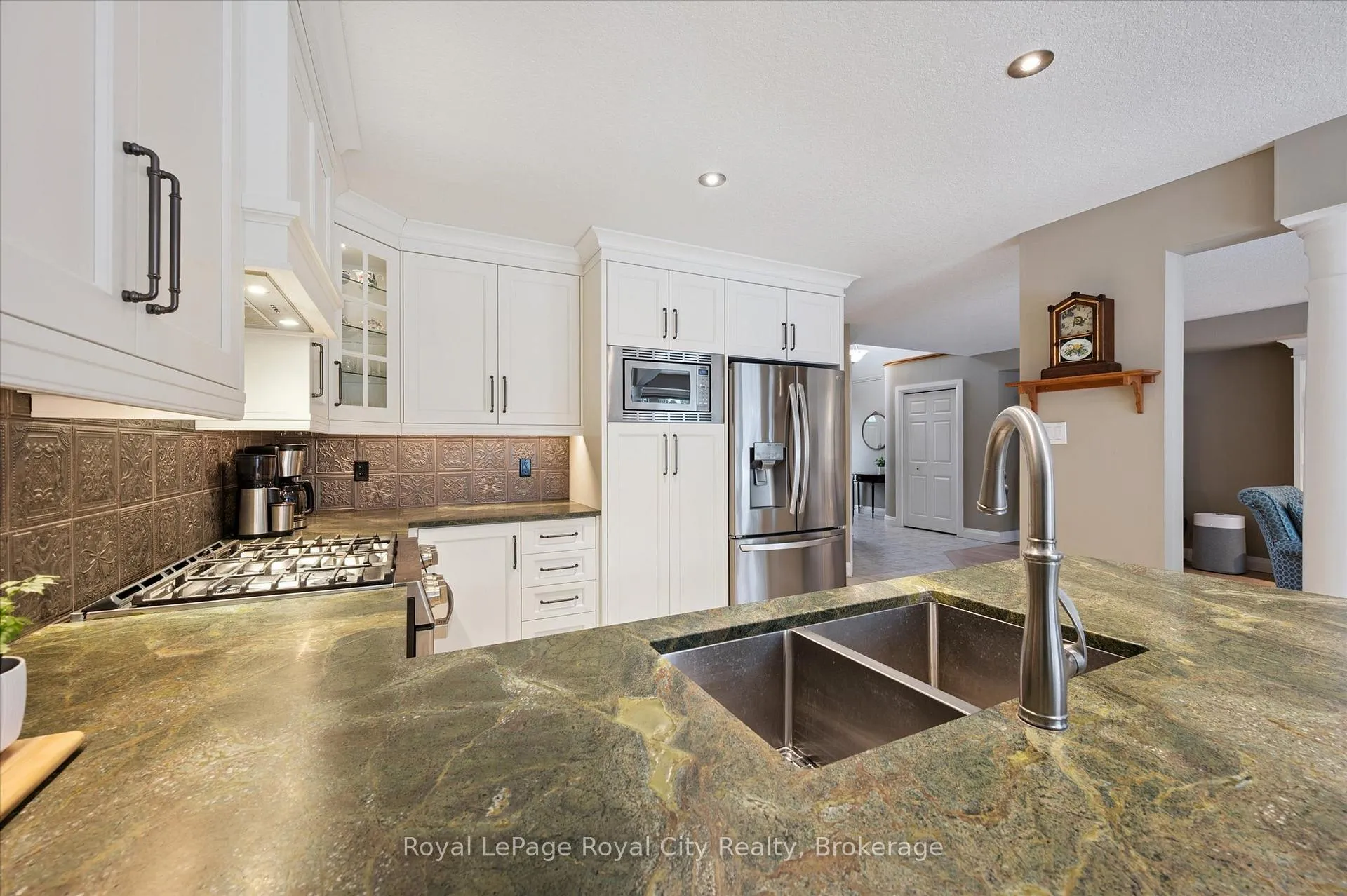 Photo 14 of 92 Marsh Crescent, Guelph, Pineridge/Westminster Woods — HOMEH