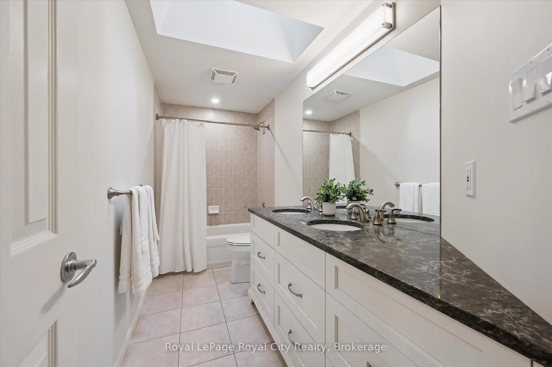 Photo 29 of 92 Marsh Crescent, Guelph, Pineridge/Westminster Woods — HOMEH