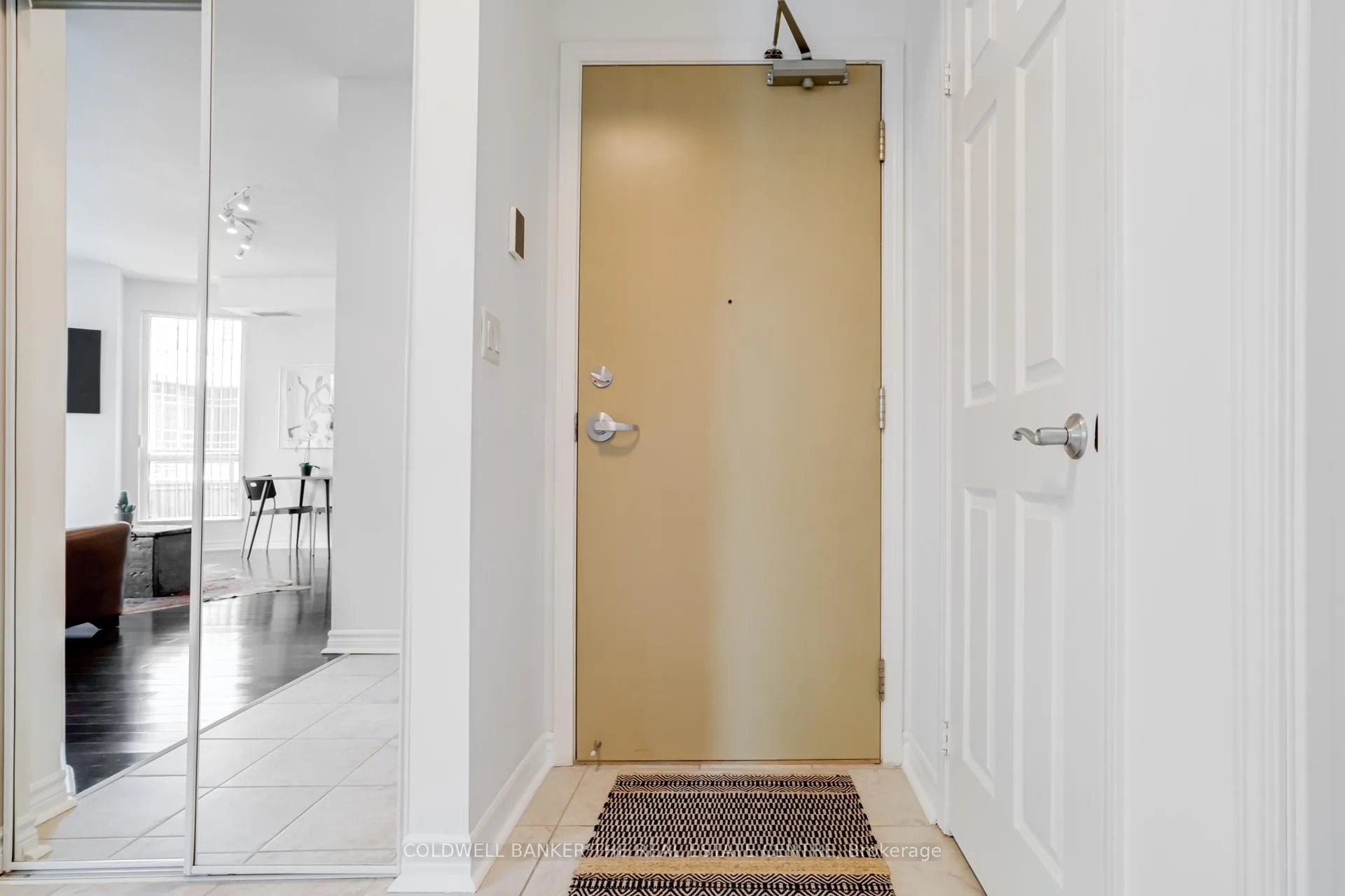 Photo 3 of Unit 310, 18 Holmes Avenue, North York, Willowdale East — HOMEH