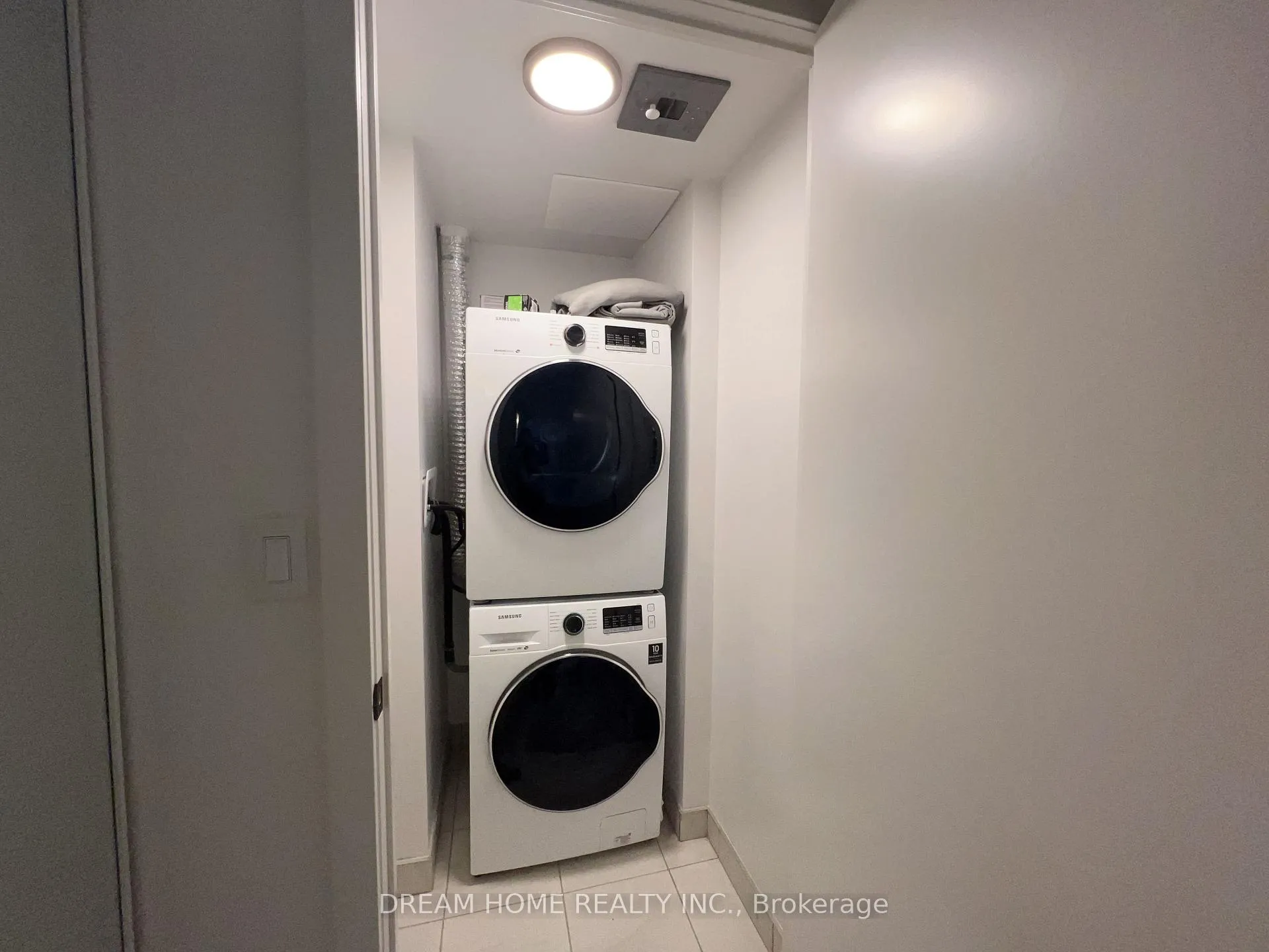 Photo 9 of Unit 306, 2 Augusta Avenue, Toronto, Kensington-Chinatown — HOMEH