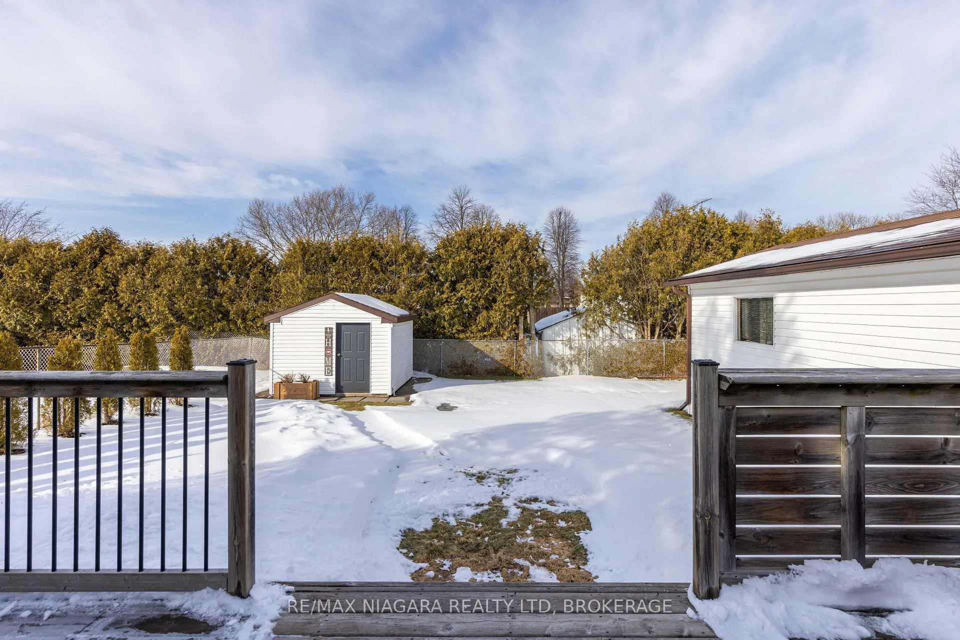 Photo 2 of 8225 Paddock Trail Drive, Niagara Falls, Ascot — HOMEH