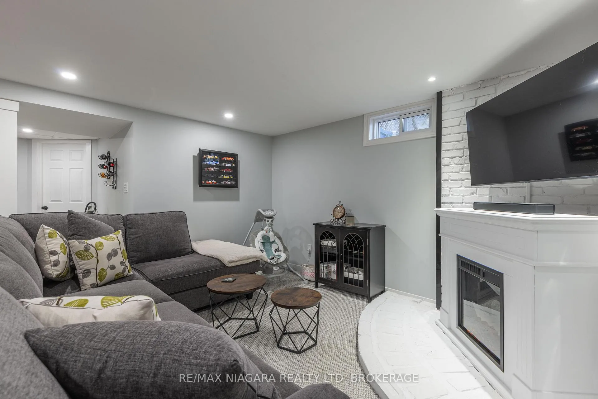 Photo 19 of 8225 Paddock Trail Drive, Niagara Falls, Ascot — HOMEH