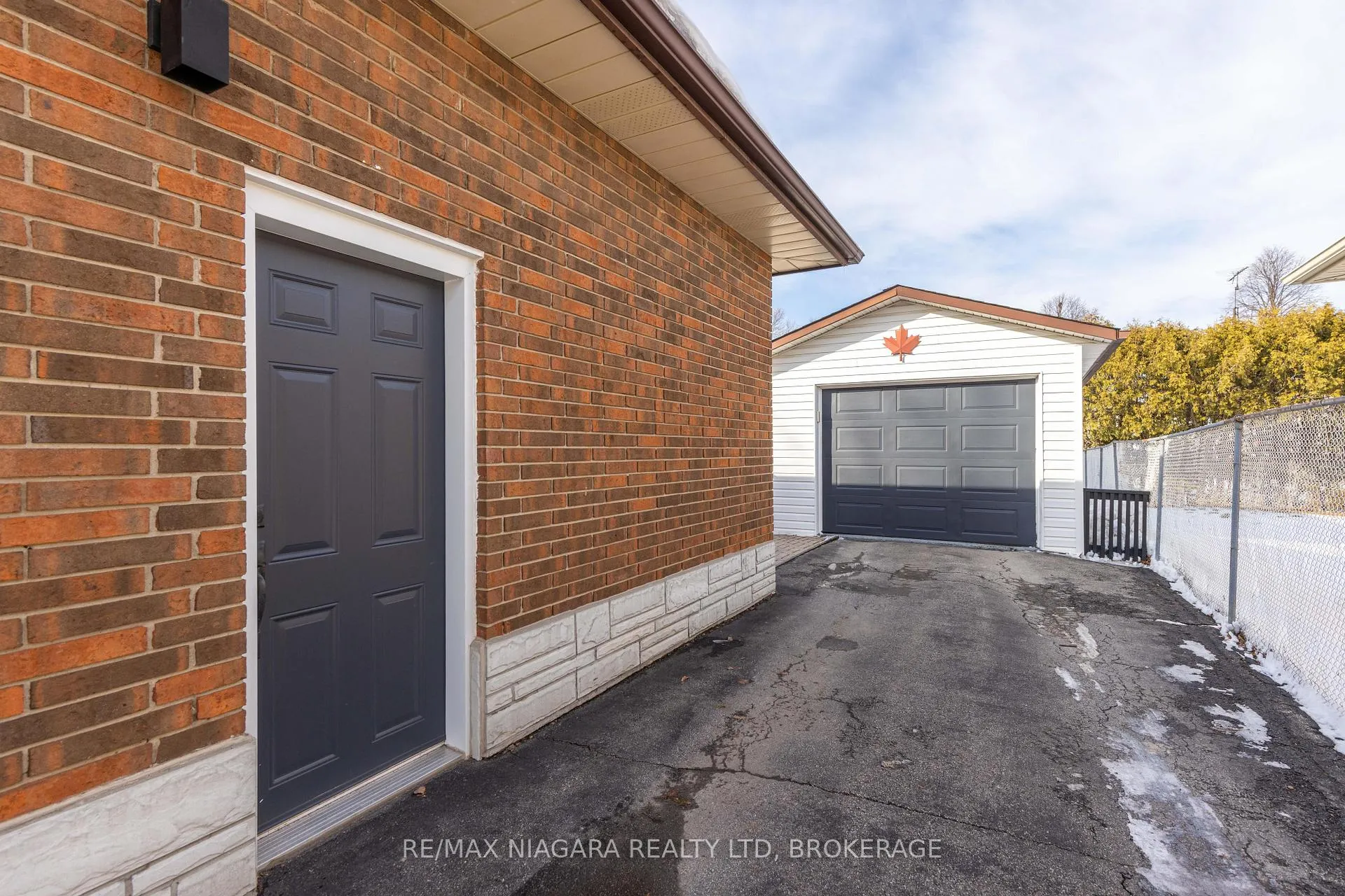 Photo 21 of 8225 Paddock Trail Drive, Niagara Falls, Ascot — HOMEH