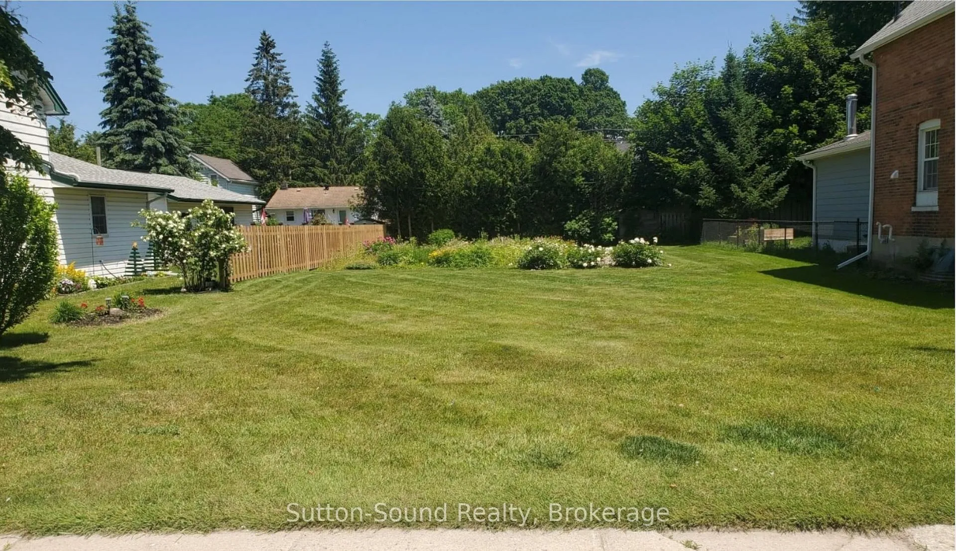 Photo of 863 5th Avenue W