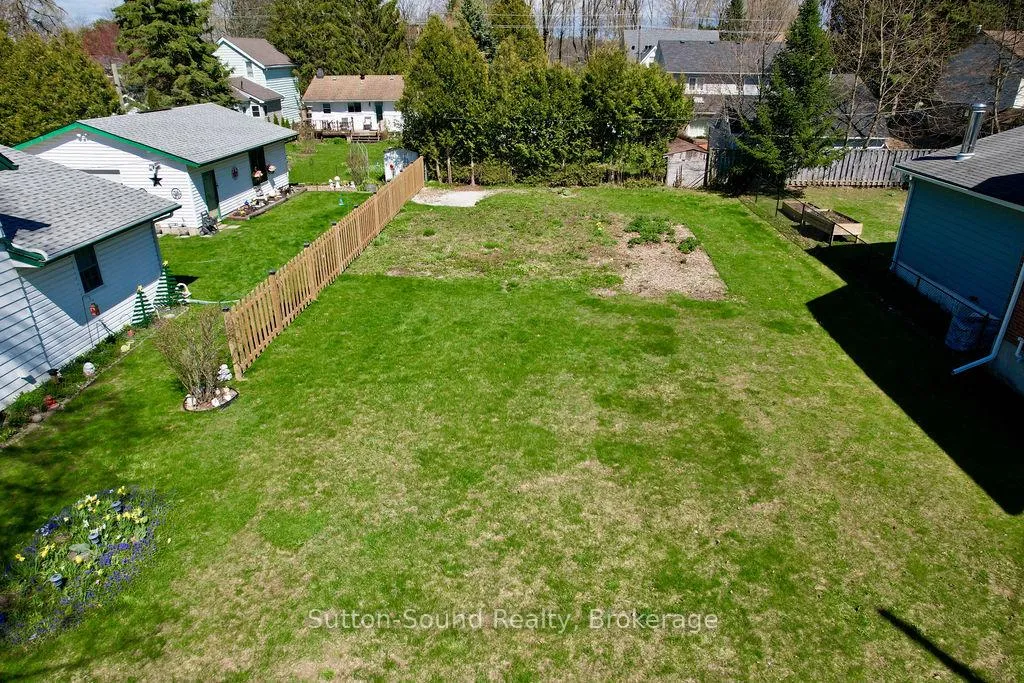 Photo 6 of 863 5th Avenue W, Owen Sound — HOMEH