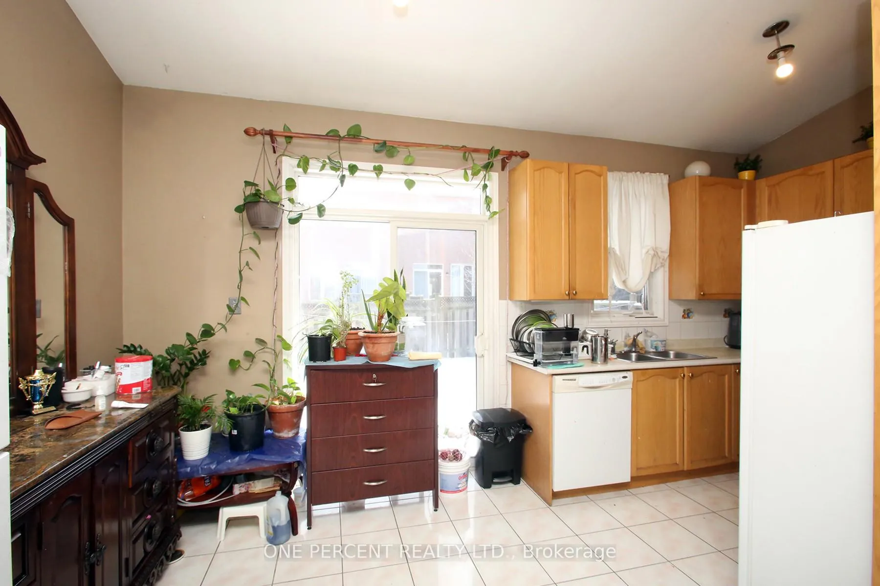 Photo 8 of 15 Martree Crescent, Brampton, Madoc — HOMEH