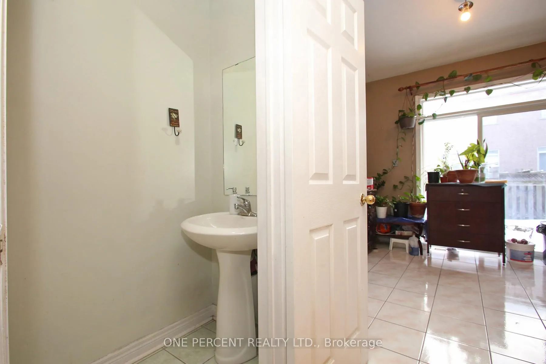 Photo 14 of 15 Martree Crescent, Brampton, Madoc — HOMEH