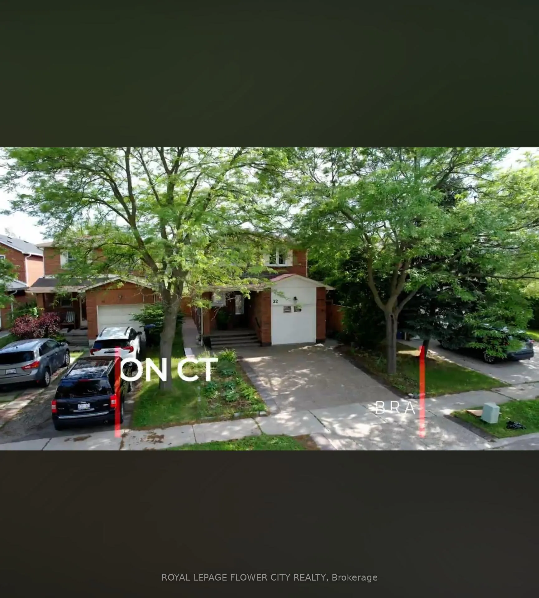 Front of 32 Payton Court W