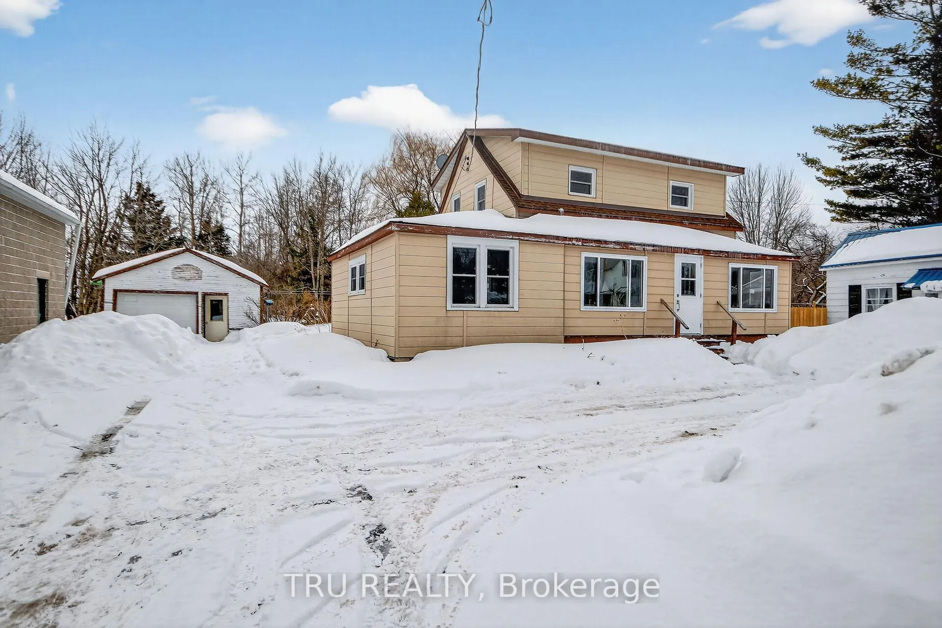 Photo 2 of 10492 Clark Road, North Dundas, North Dundas (Mountain) Twp — HOMEH