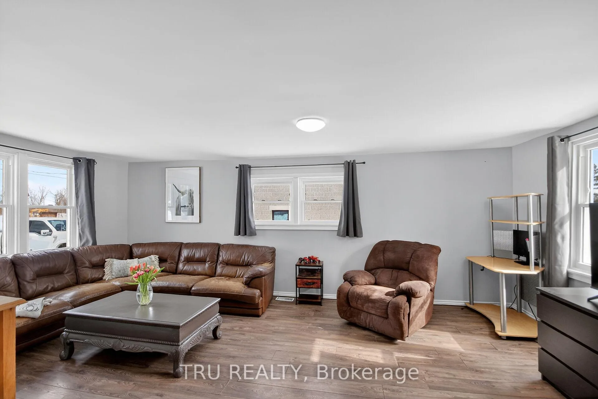 Photo 6 of 10492 Clark Road, North Dundas, North Dundas (Mountain) Twp — HOMEH
