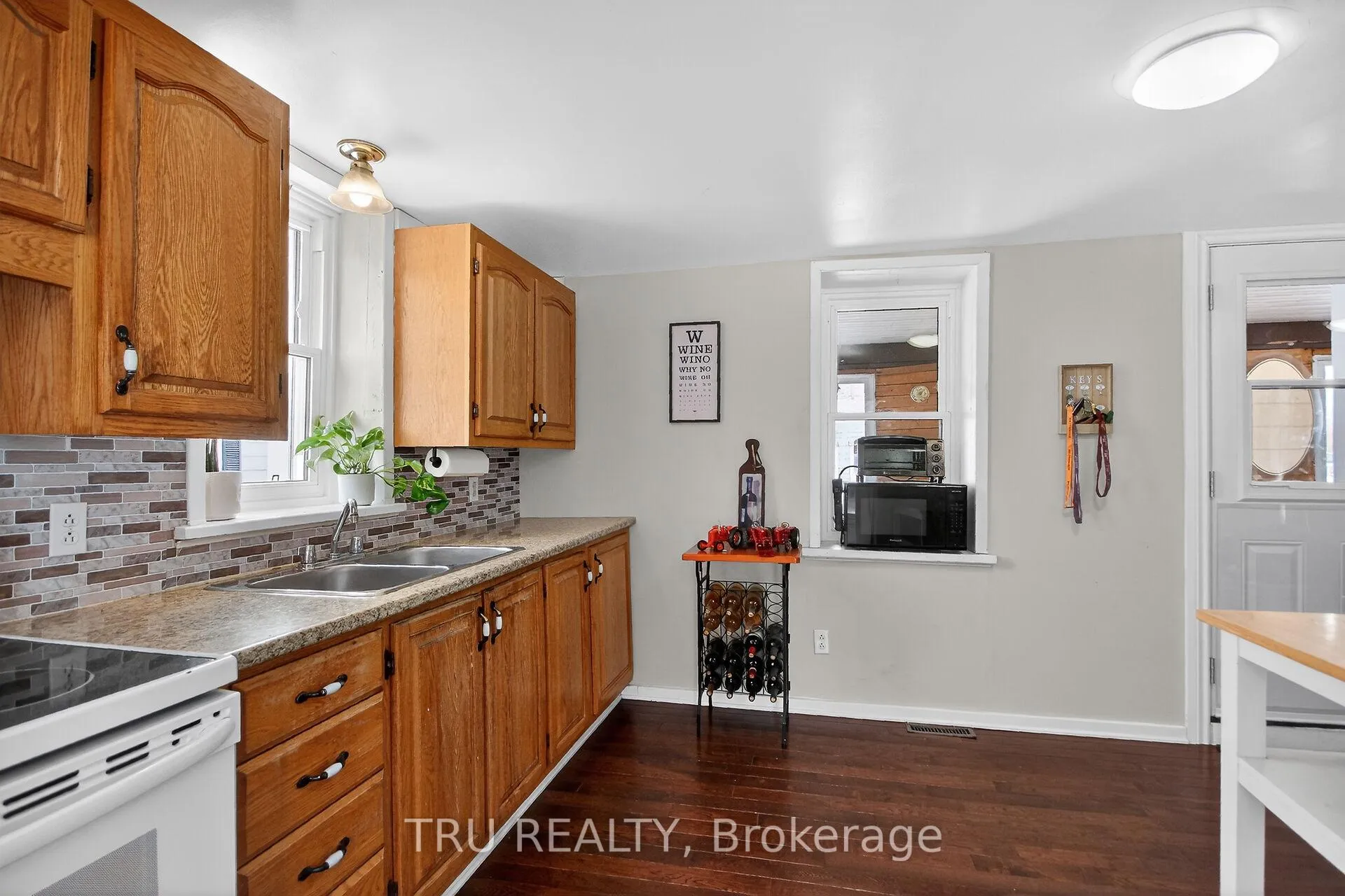 Photo 12 of 10492 Clark Road, North Dundas, North Dundas (Mountain) Twp — HOMEH