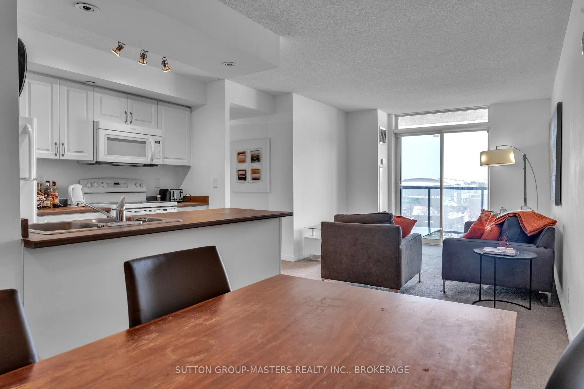 Photo 6 of Unit 506, 121 Queen Street, Kingston, East of Sir John A. Blvd — HOMEH