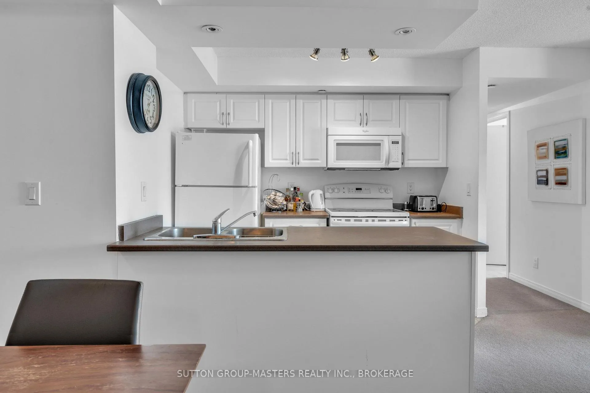 Photo 7 of Unit 506, 121 Queen Street, Kingston, East of Sir John A. Blvd — HOMEH