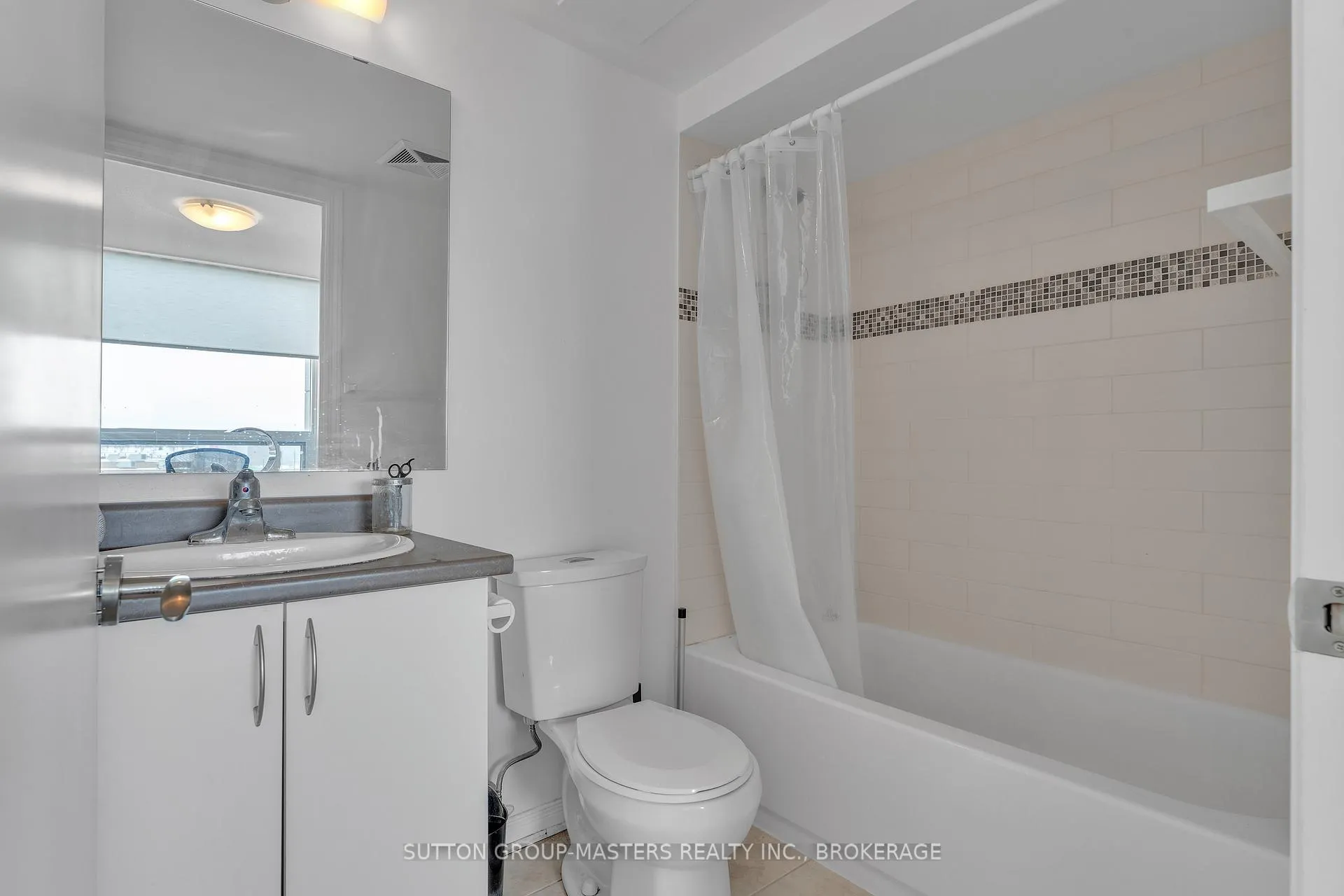 Photo 17 of Unit 506, 121 Queen Street, Kingston, East of Sir John A. Blvd — HOMEH