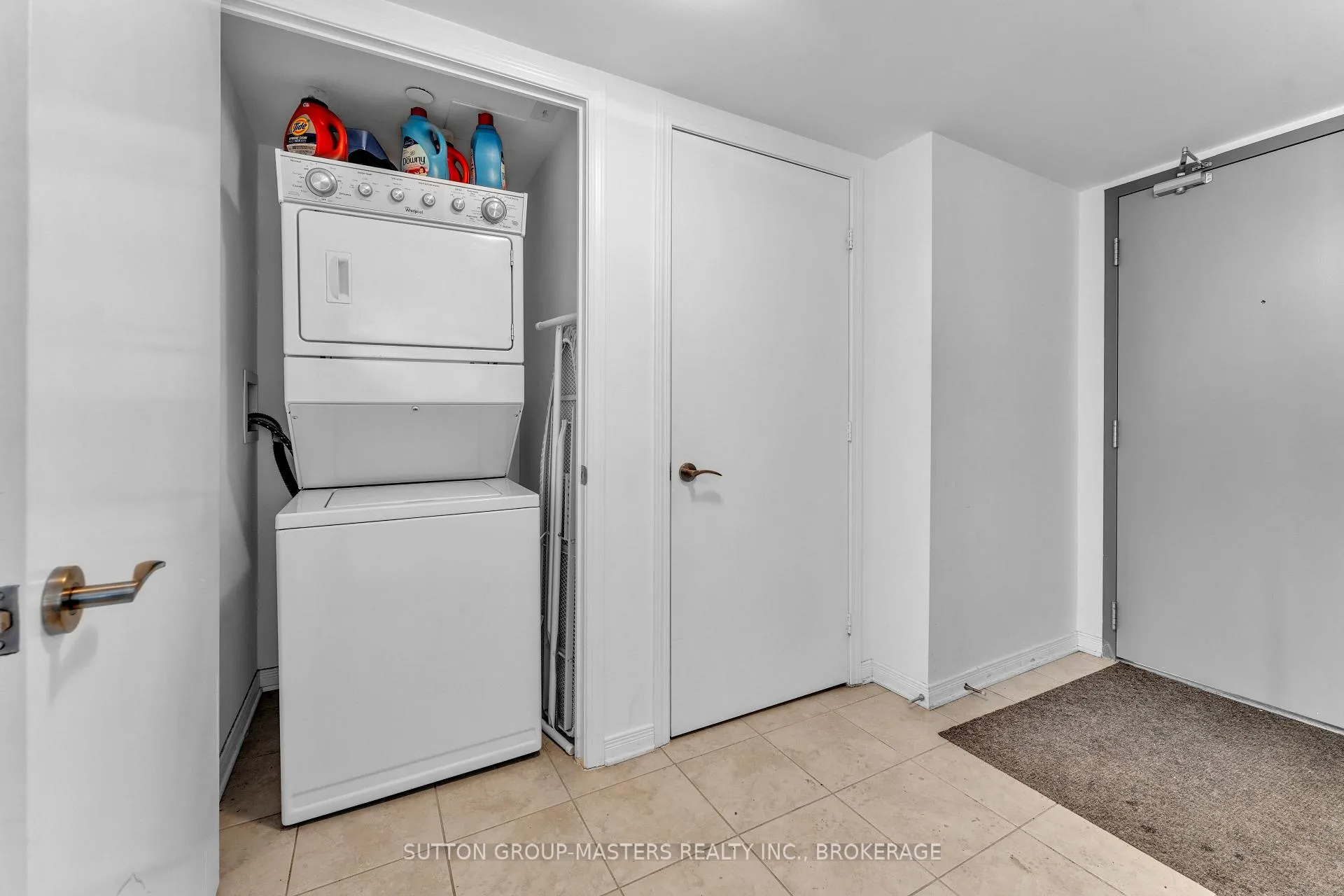 Photo 20 of Unit 506, 121 Queen Street, Kingston, East of Sir John A. Blvd — HOMEH