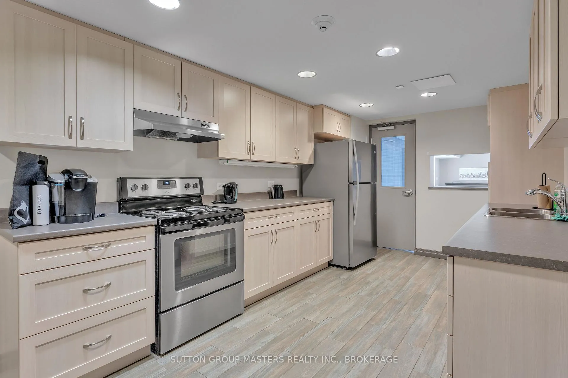 Photo 24 of Unit 506, 121 Queen Street, Kingston, East of Sir John A. Blvd — HOMEH
