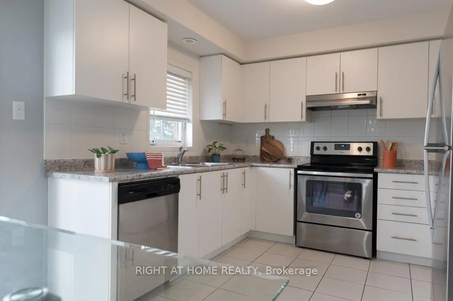 Photo 20 of 2506 Bromus Path N, Oshawa, Windfields — HOMEH