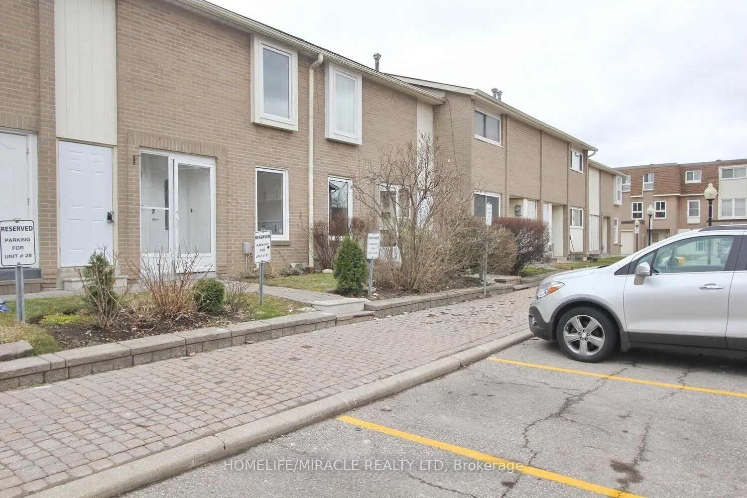 Photo 2 of 27 Craigleigh Crescent, Brampton, Avondale — HOMEH