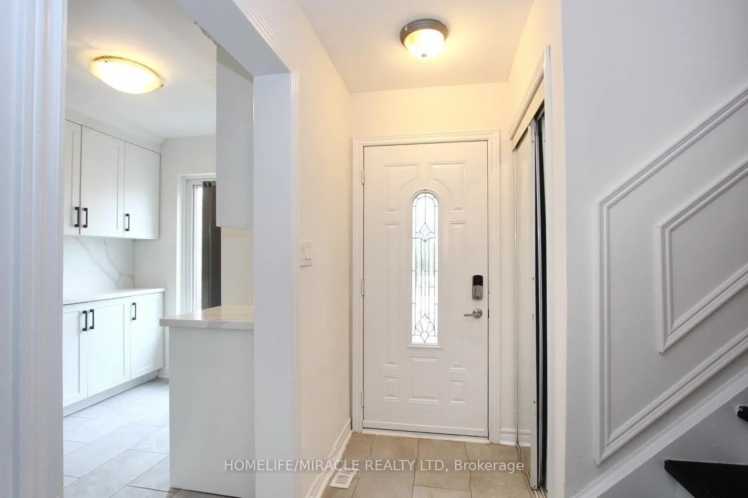Photo 5 of 27 Craigleigh Crescent, Brampton, Avondale — HOMEH
